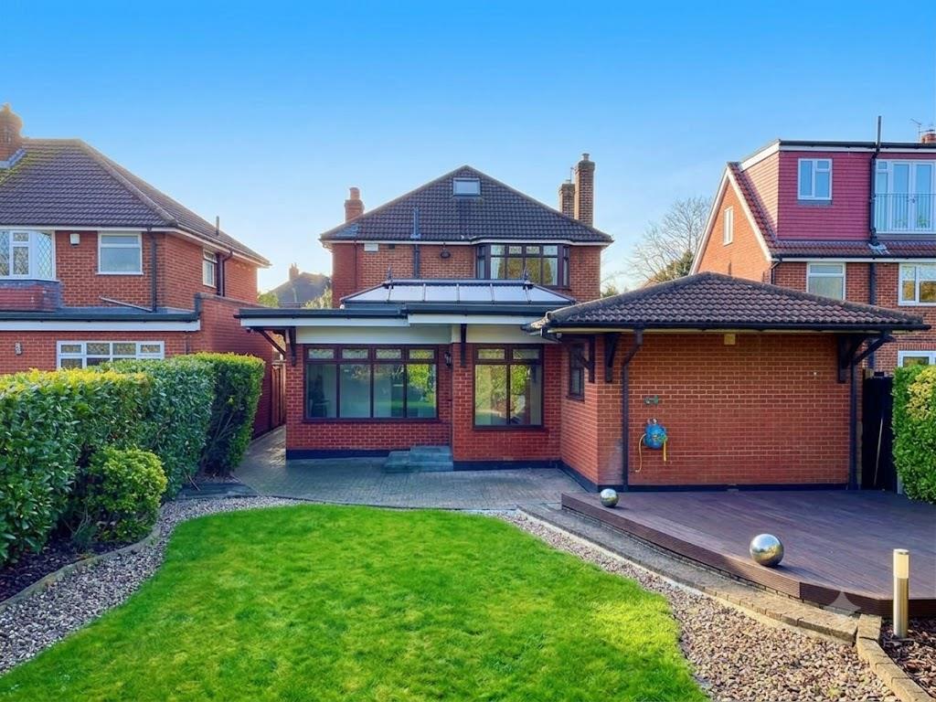 5 bed property in Edgwarebury Lane, HA8, Edgware